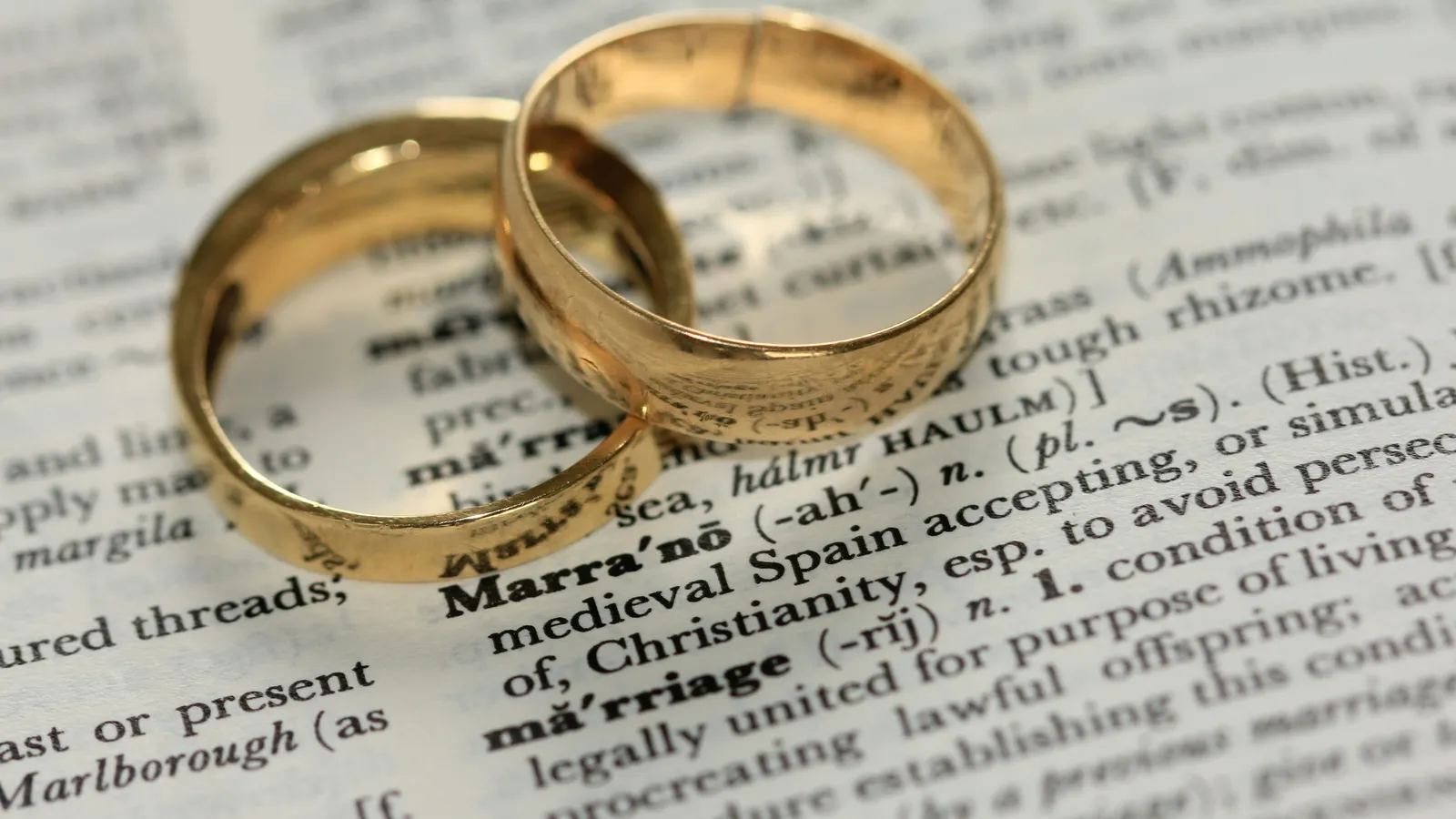 Divorce in Azerbaijan: Registry Office or Court? Child Support and Property Division (2026)